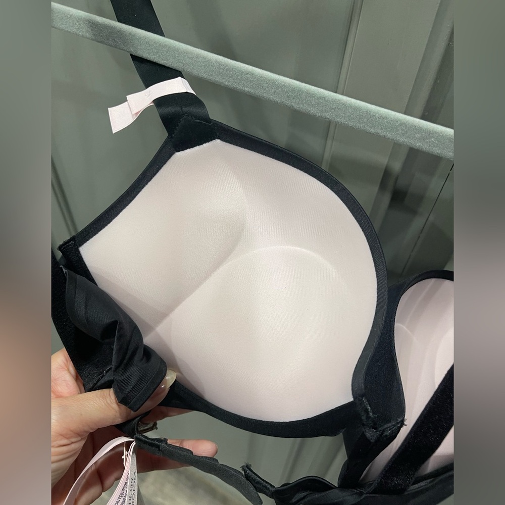 NWT Victoria’s Secret Bombshell Push Up Bra - Picture 2 of 5